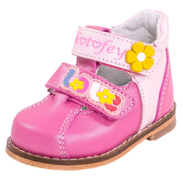 Кроссовки или ботинки для ребенка 1 год