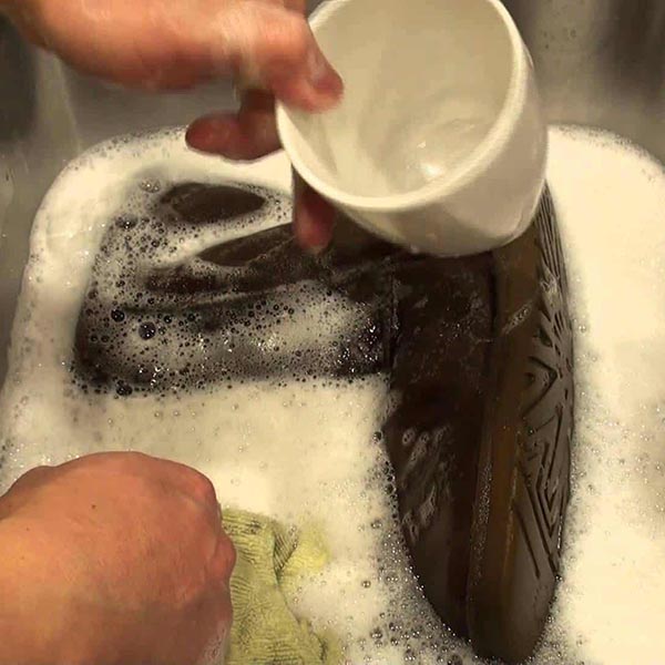 Как стирать угги руками